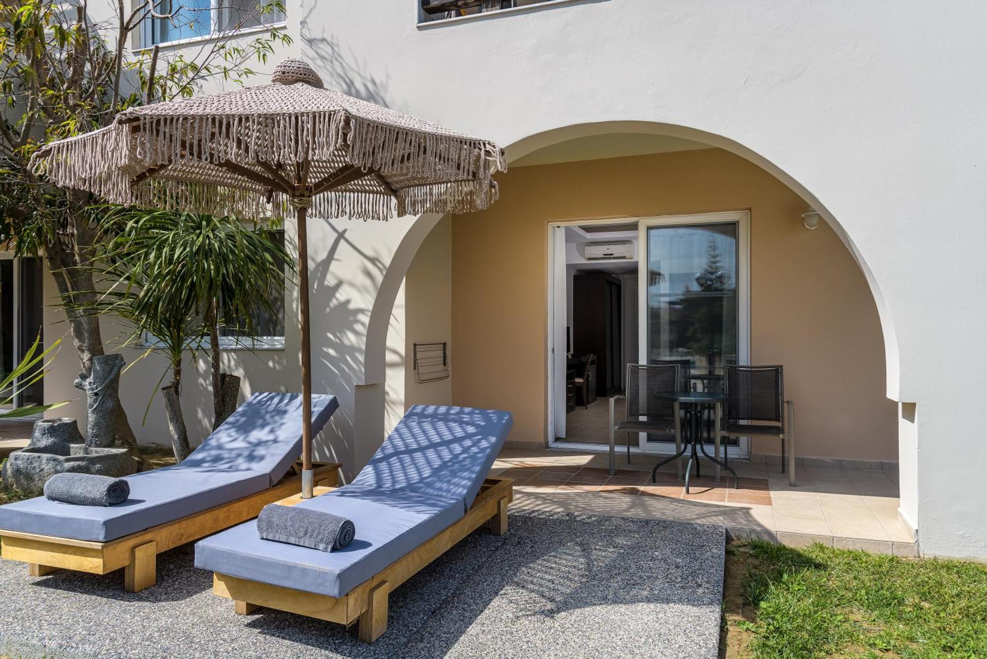 Gaia Palace Marmari  Exteriér fotografie