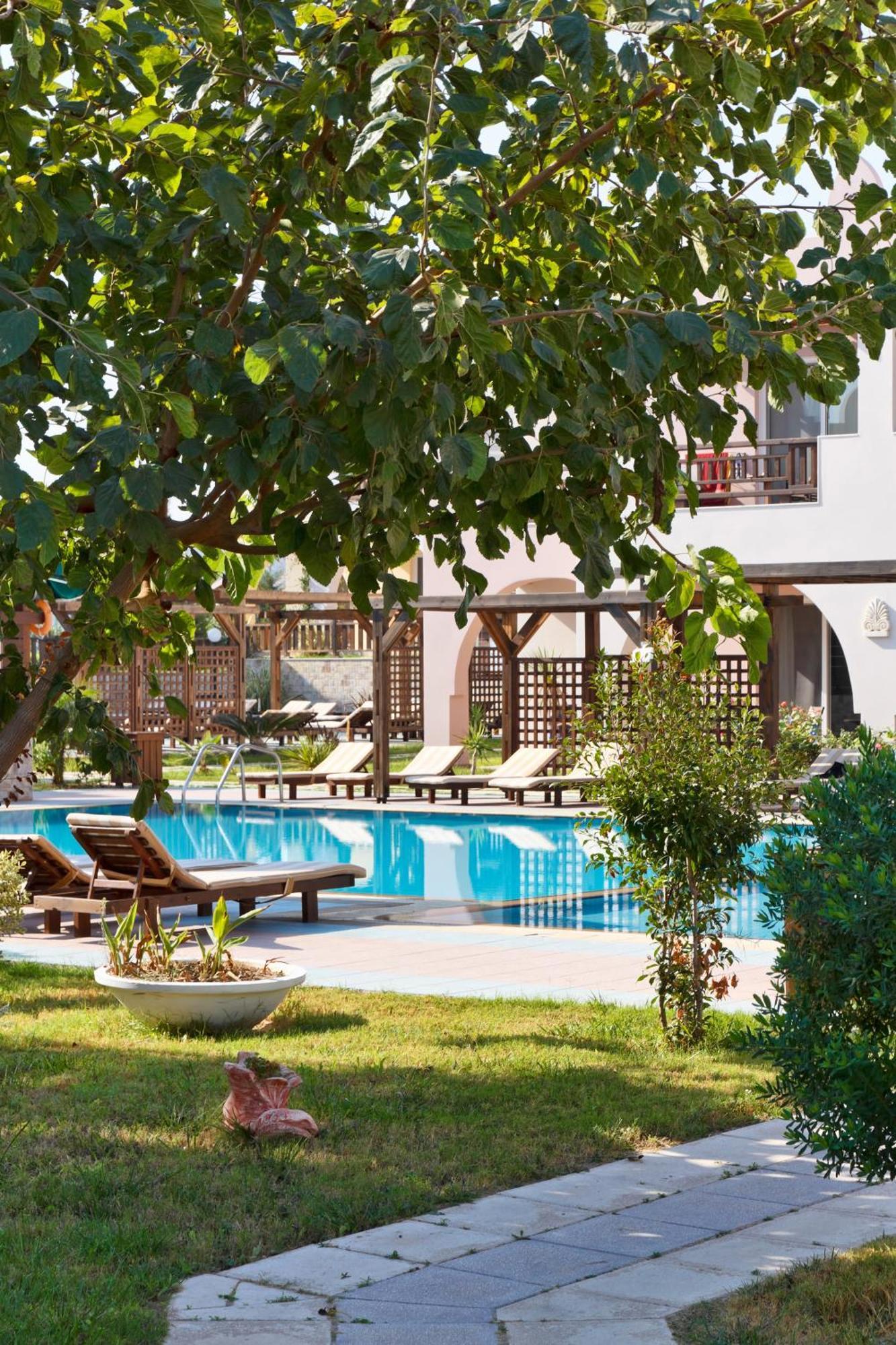 Gaia Palace Marmari  Exteriér fotografie